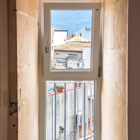 Dimora Di Levante- Ortigia Holidays בית הארחה סירקוזה