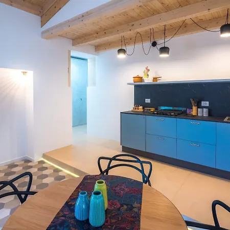בית הארחה Dimora Di Levante- Ortigia Holidays